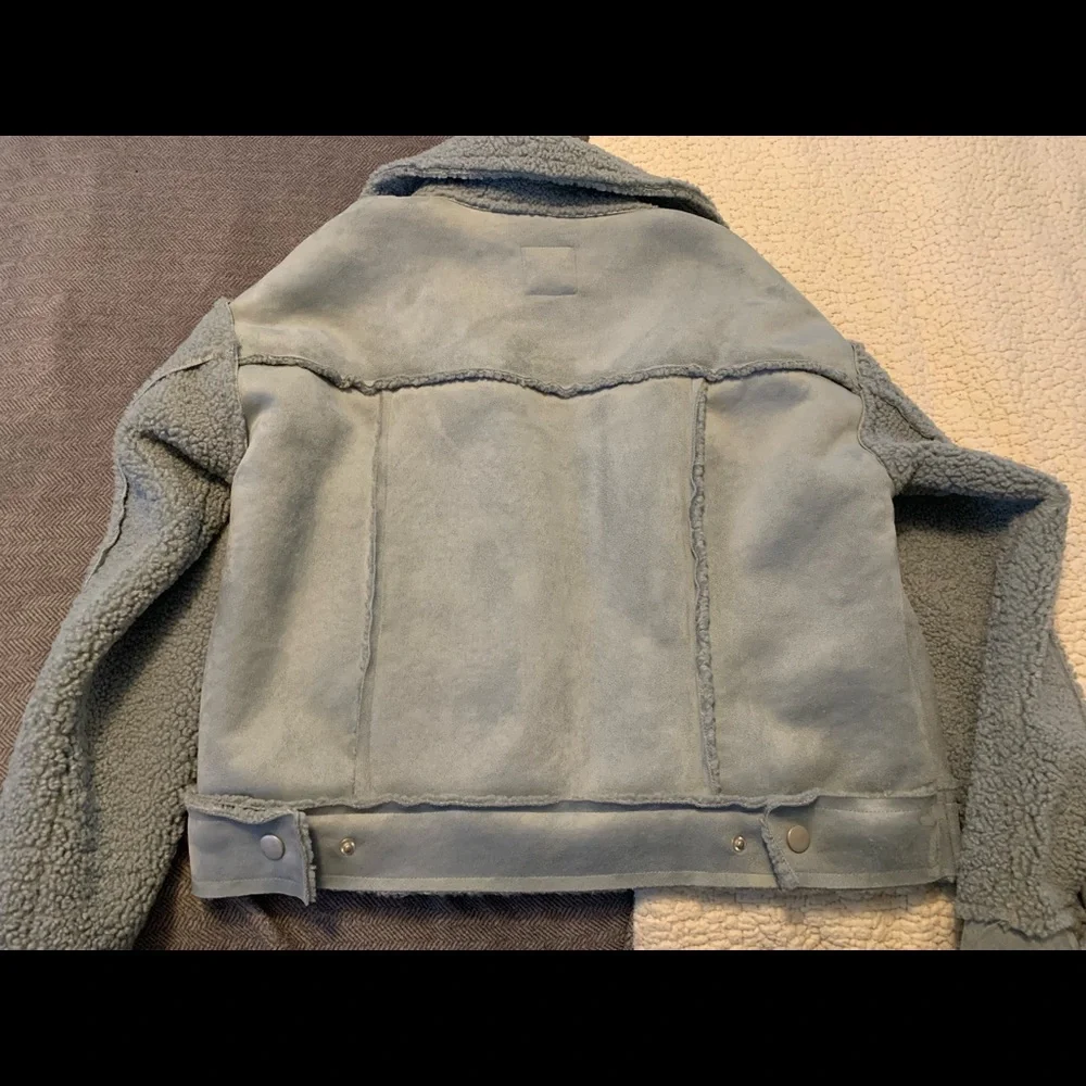 Jacket - Picture 4 of 4